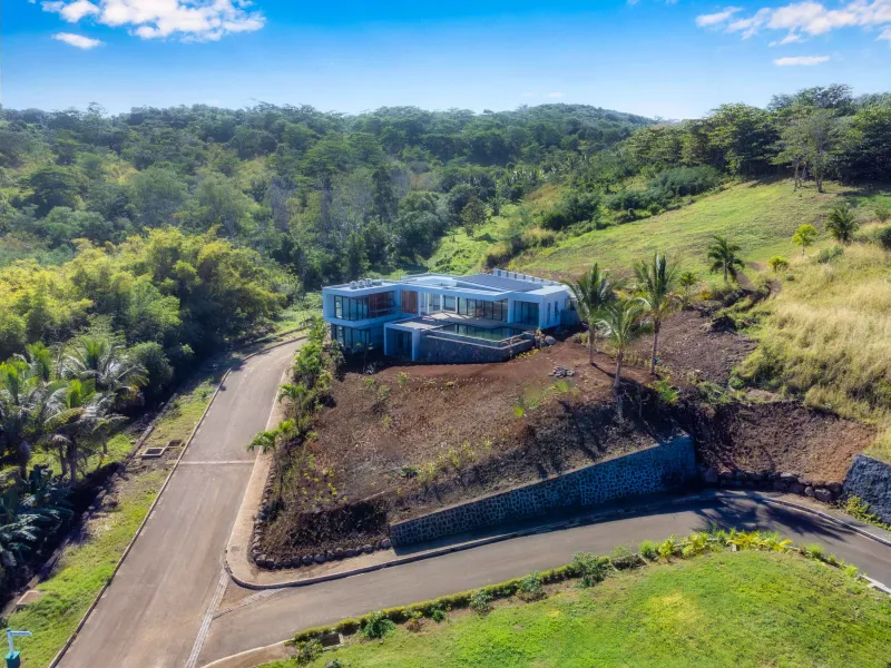 villa des hauts d'anbalaba à l'île maurice construite par opalite