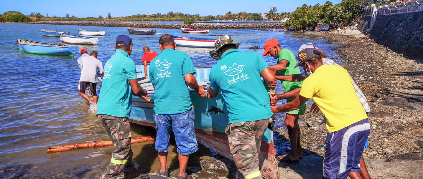 Soutenir l’Île Maurice, sa population et la biodiversité du pays face aux dégâts causés par la marée noire